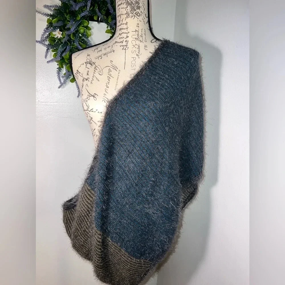 Look, earth tone striped soft eyelash, infinity acrylic scarf 15”‎ wide 28”L